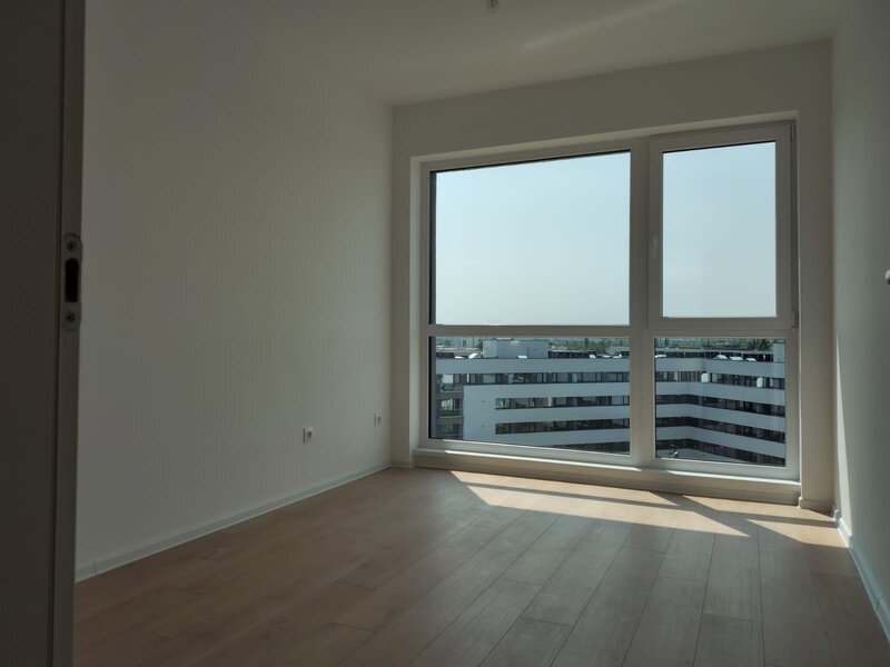 Lacul Straulesti, Mall Colosseum