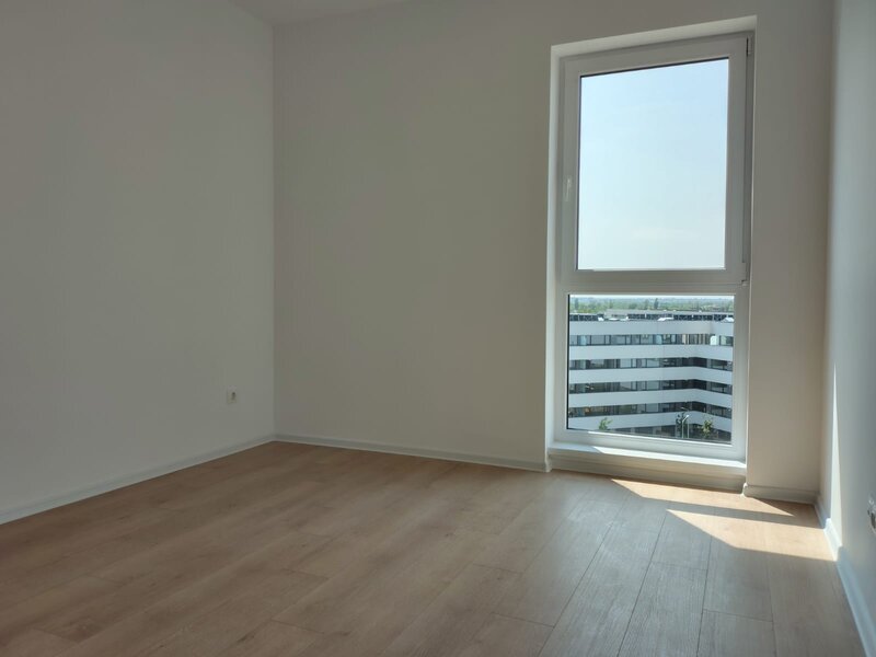 Lacul Straulesti, Mall Colosseum