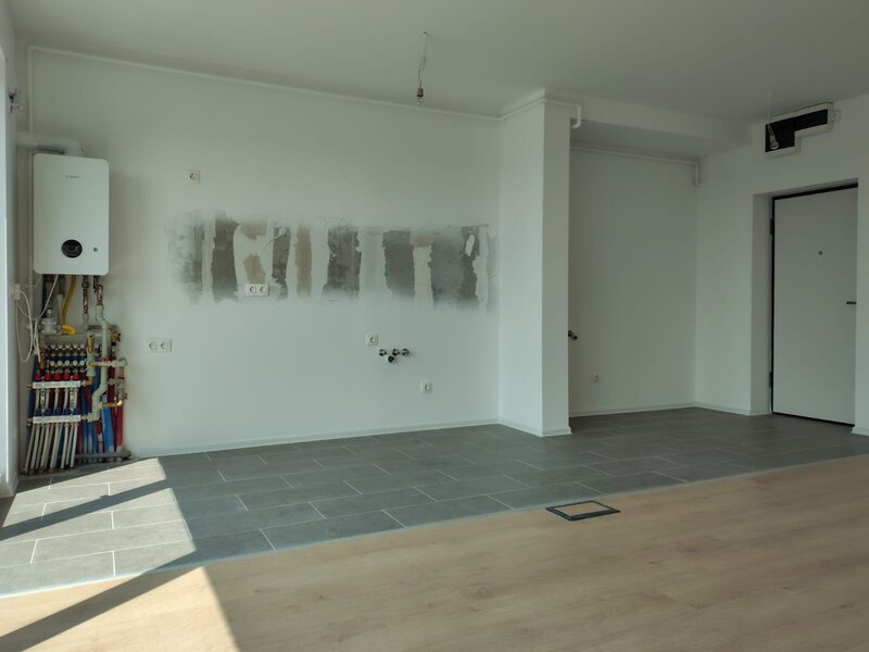 Lacul Straulesti, Mall Colosseum