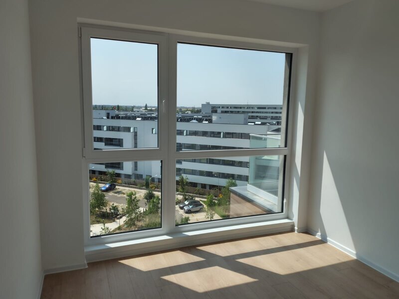 Lacul Straulesti, Mall Colosseum