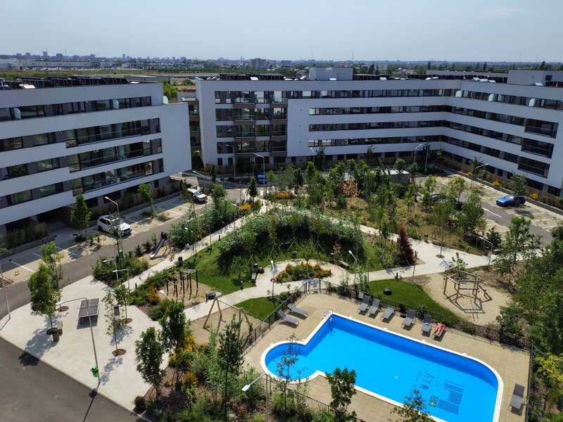 Lacul Straulesti, Mall Colosseum