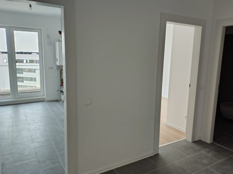 Lacul Straulesti, Mall Colosseum